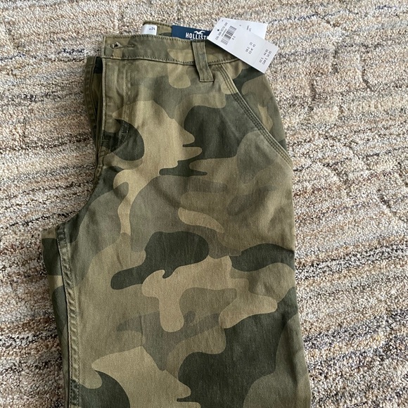 Hollister women’s cargo pants (0-short) - Picture 1 of 2